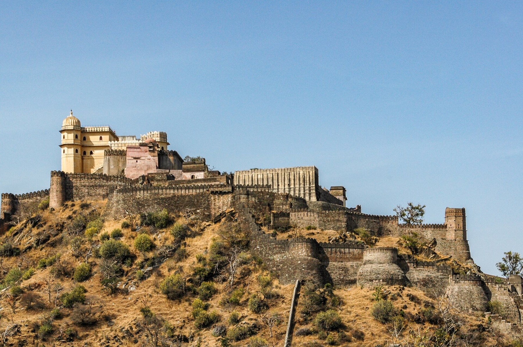 Kumbhalgarh Fort and Aravalli hills